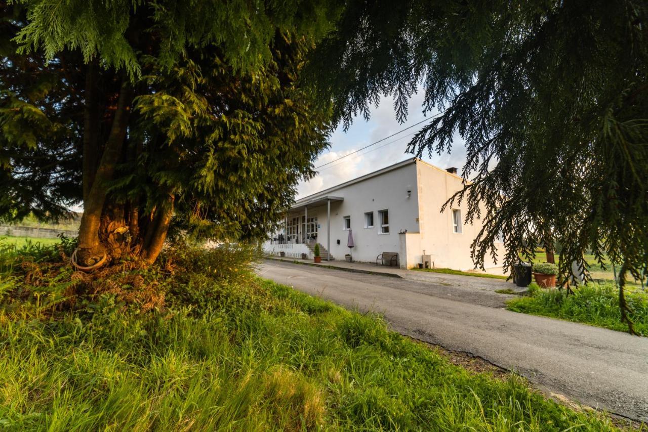 Albergue Espiritu Xacobeo O Pedrouzo Exterior photo